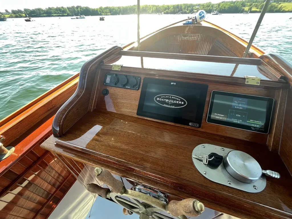 Cockpit and bow of VEGA